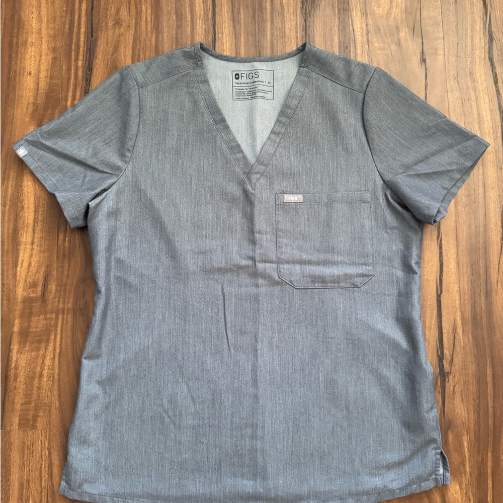 Figs Women's Short Sleeve Graphite V-Neck Scrub top